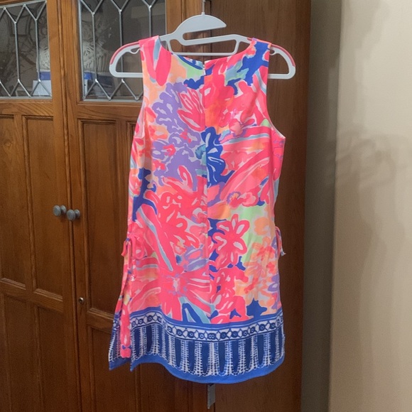 Lilly Pulitzer dress with built in shorts. Skirted romper, colors vibrant! - Picture 2 of 4